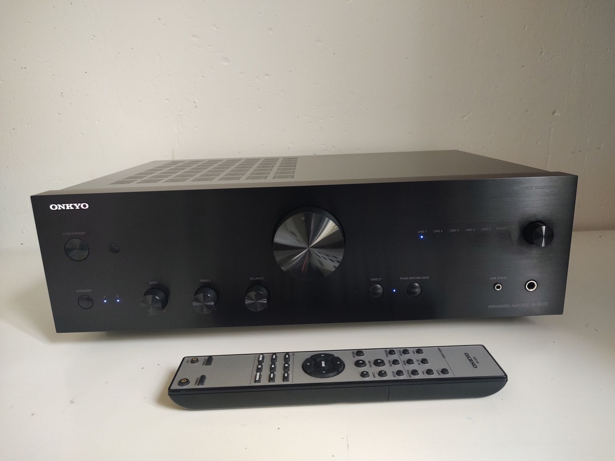 Усилитель Onkyo A-9030