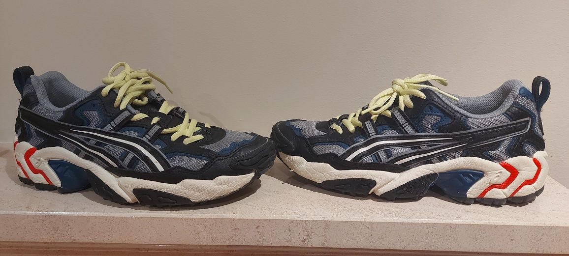 Tênis Asics 
Gel Nandi Sheet Rock