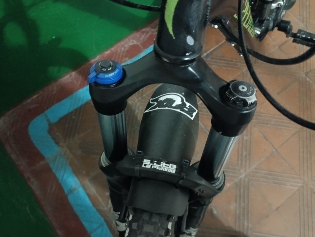 Двухпідвіс specialized myka rim 2011 року
