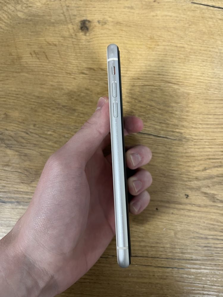 iPhone 11 128.