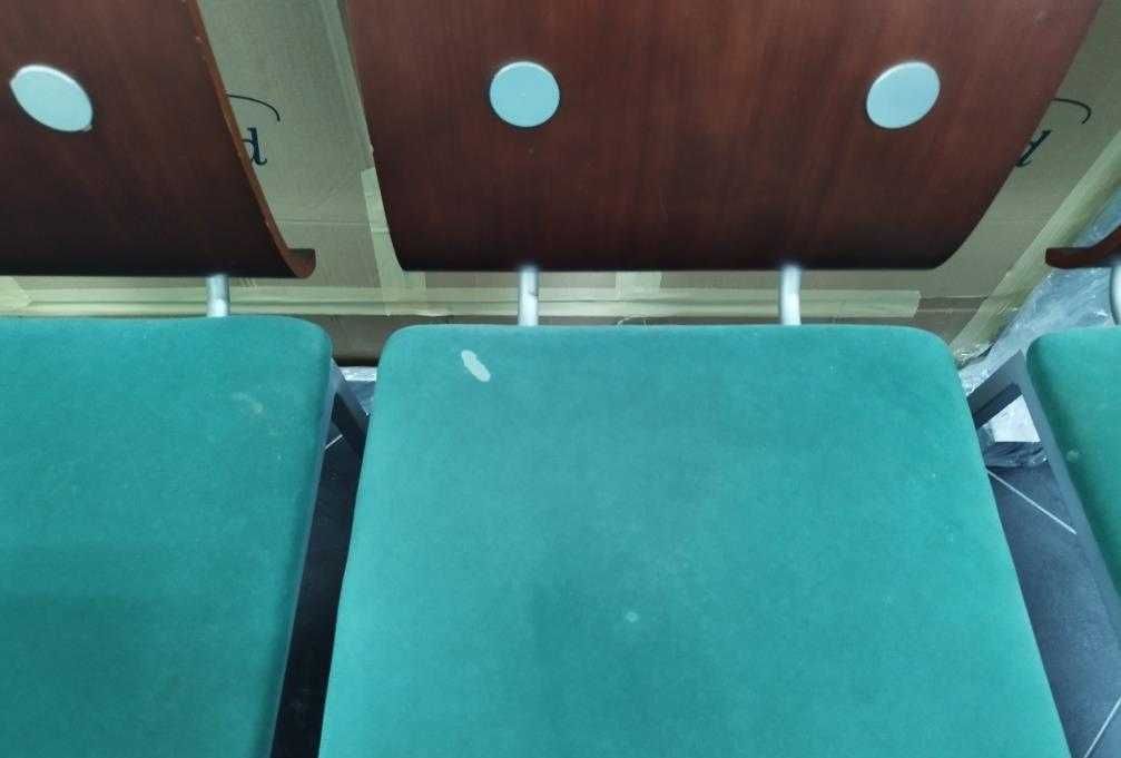 Mesa de sala + 6 cadeiras + móvel apoio em cerejeira.