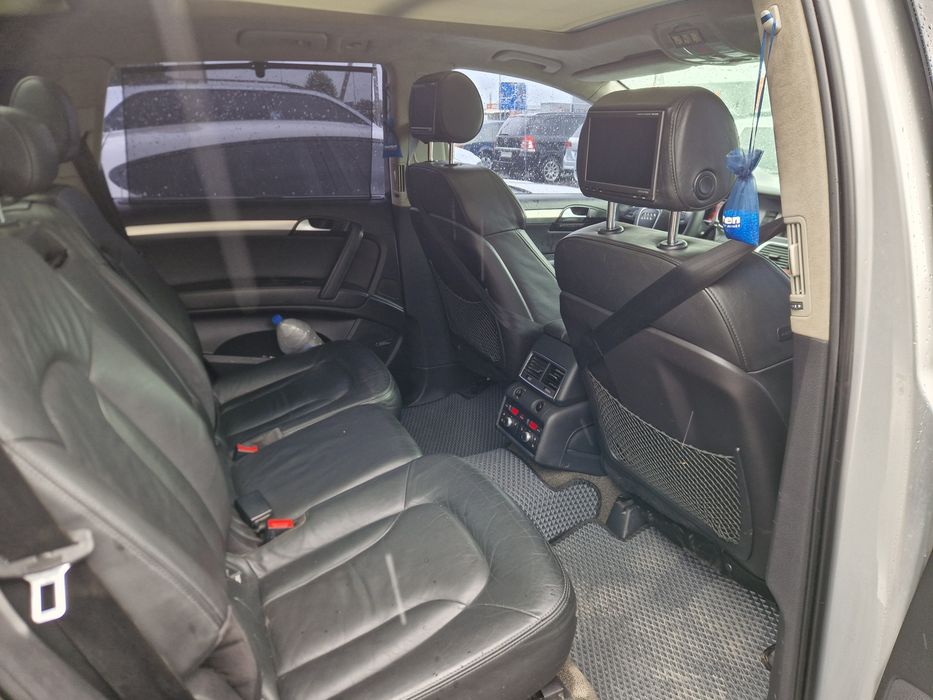 Ауді ку7 бензинова