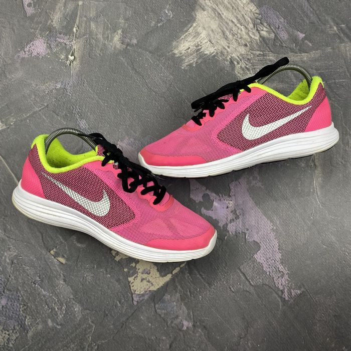 Кроссовки для тренування залу Nike Revolution 3