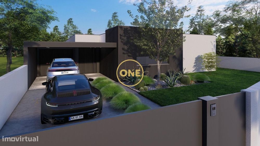 Moradia térrea T3+1 com piscina a 1 minuto do centro.