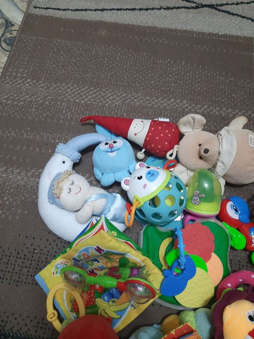 Іграшки 0-9 місяців.  Калаталки, вібро, гризунці,мякі. Ніблер