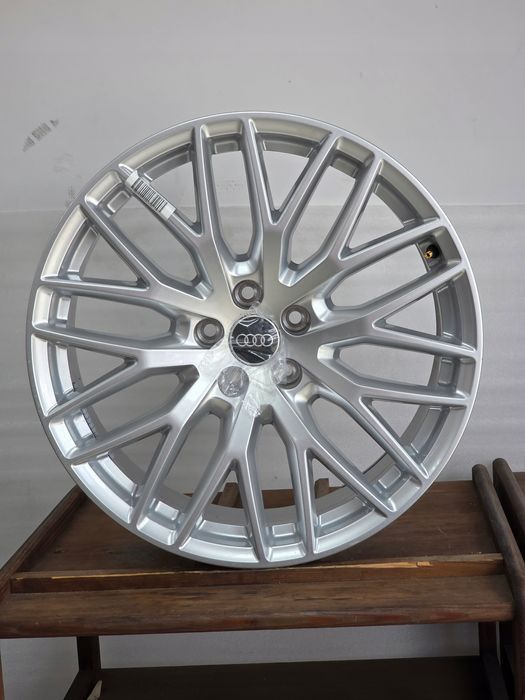 Oryginalna Felga Alufelga Audi Q7 4M 20 Cali 4M0601025Q Et 33