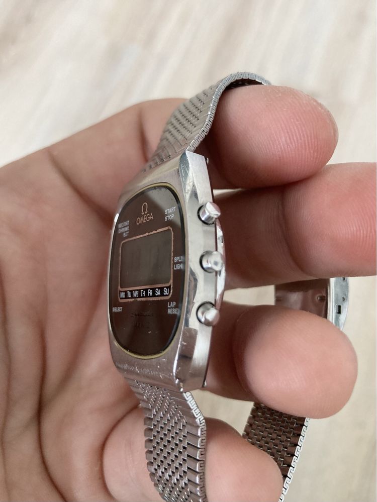 Omega Speedmaster Quartz LCD Vintage