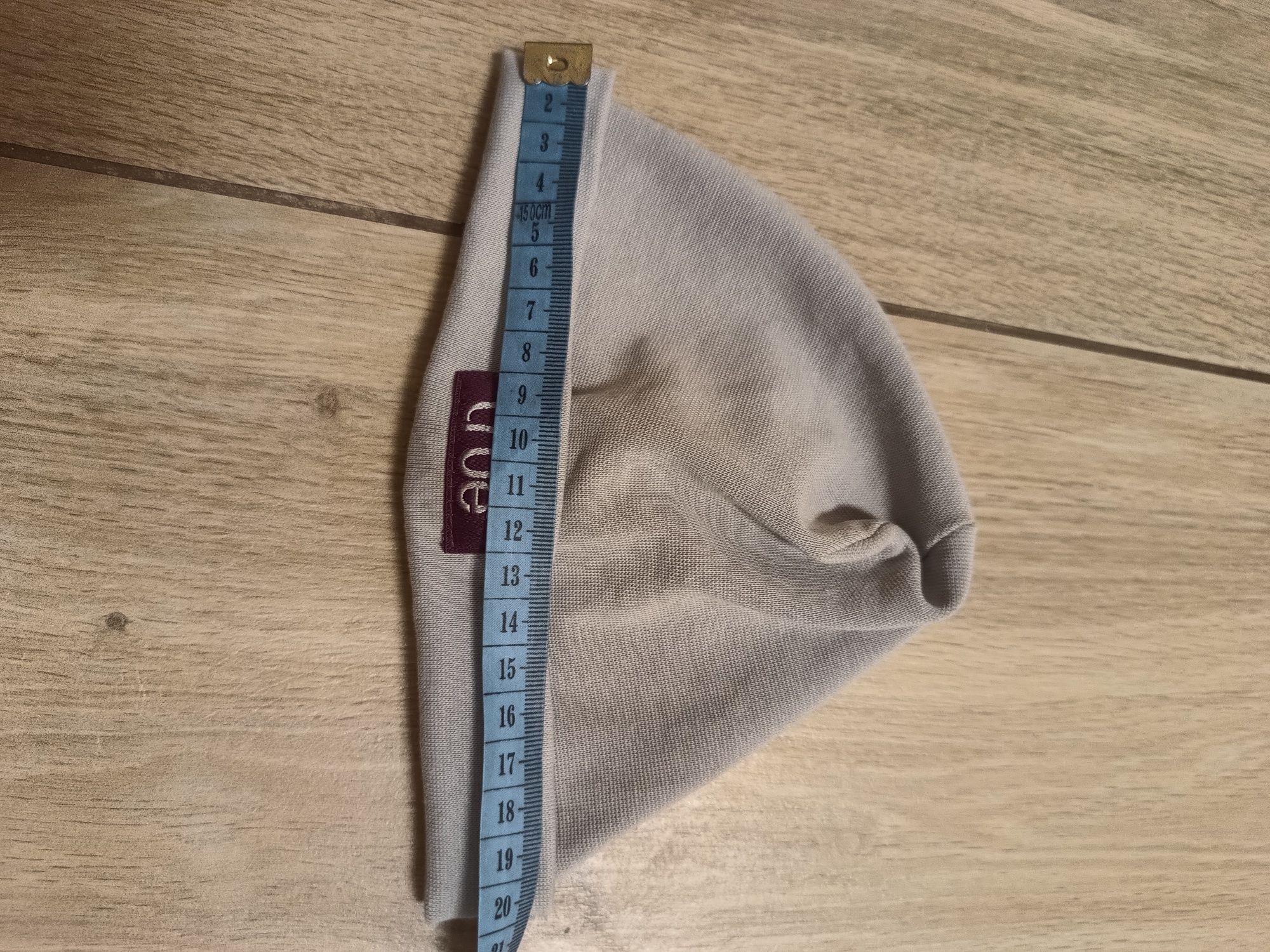 Szara dziecięca niemowlęca czapka z napisem True unisex