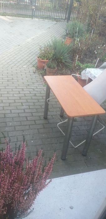 Oddam stolik za darmo