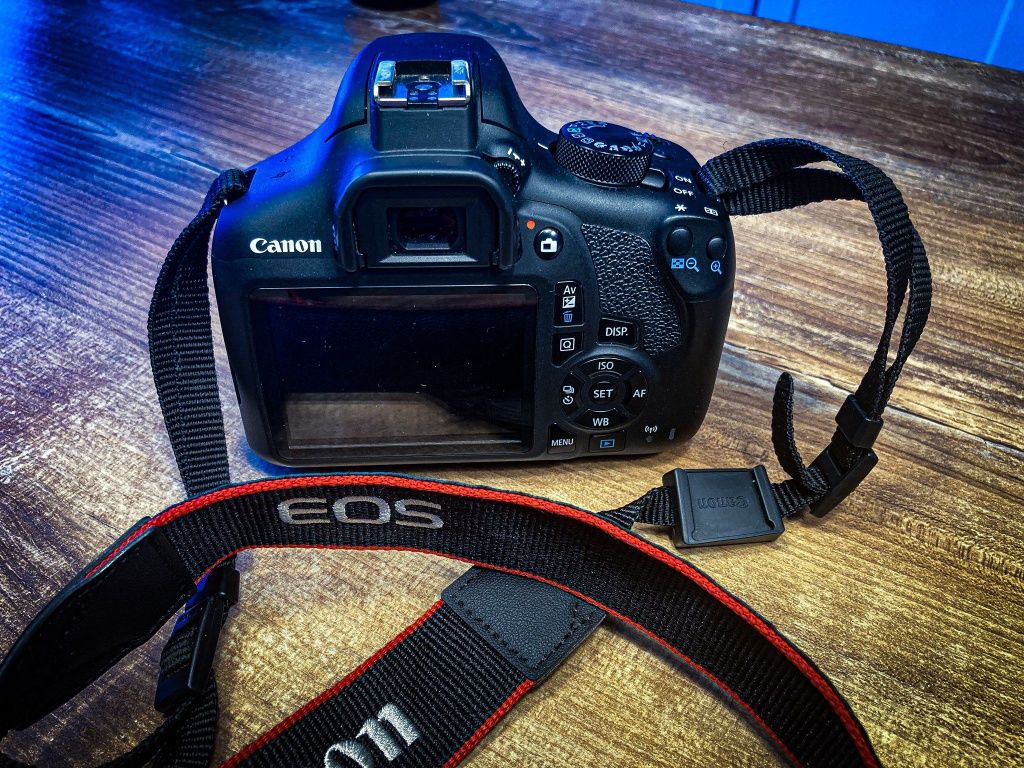 Aparat Canon Eos 1300D + osprzęt