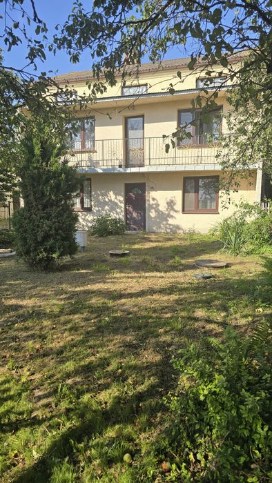 Sprzedam dom jednorodzinny z budynkami