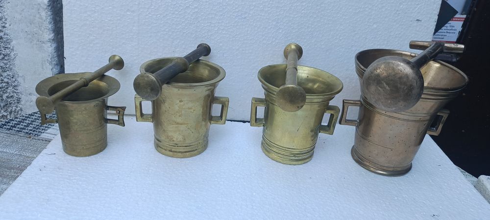 Moździerz wraz z pałkami z grubego mosiądzu