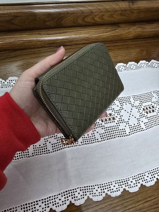 Carteira verde oliva em couro sinte