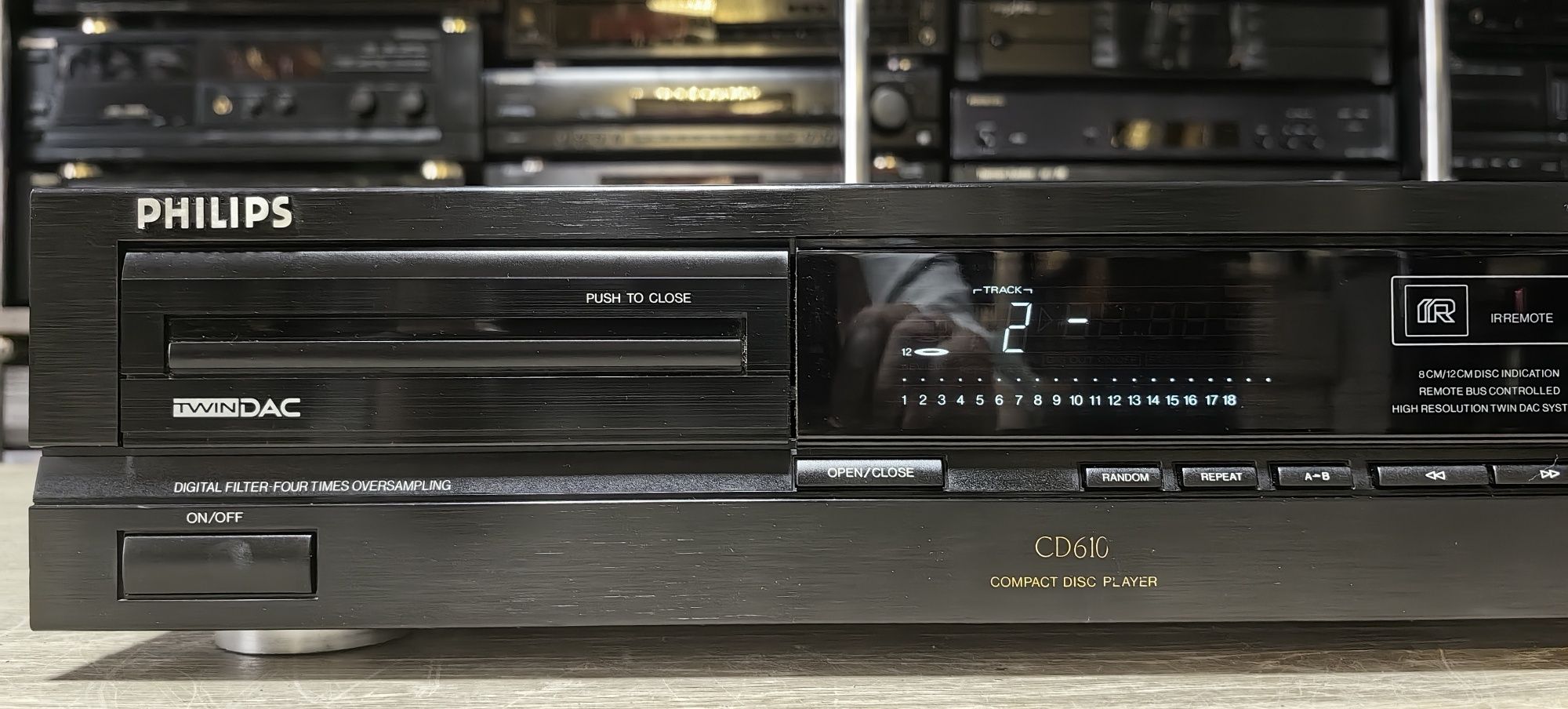 CD програвач Philips CD610
