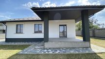 Одноповерховий будинок з НАПОВНЕННЯМ у Лісовій Бучі!
