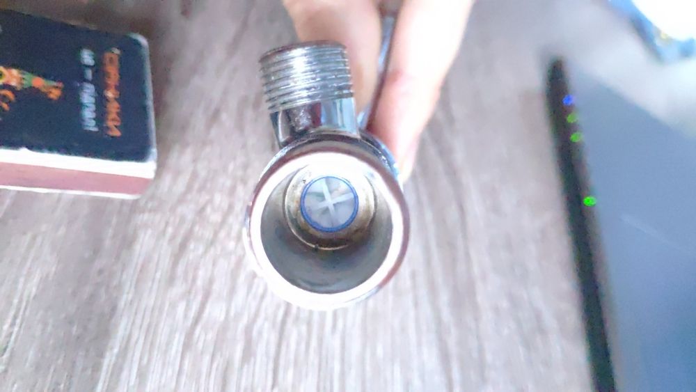 Кран, змішувач на умивальник