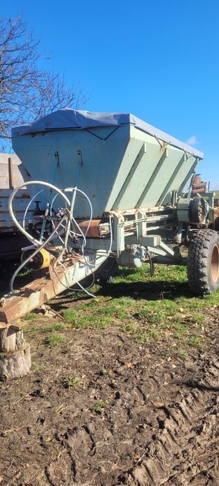 Rozsiewacz do wapna Fortschritt D038 na talerzach