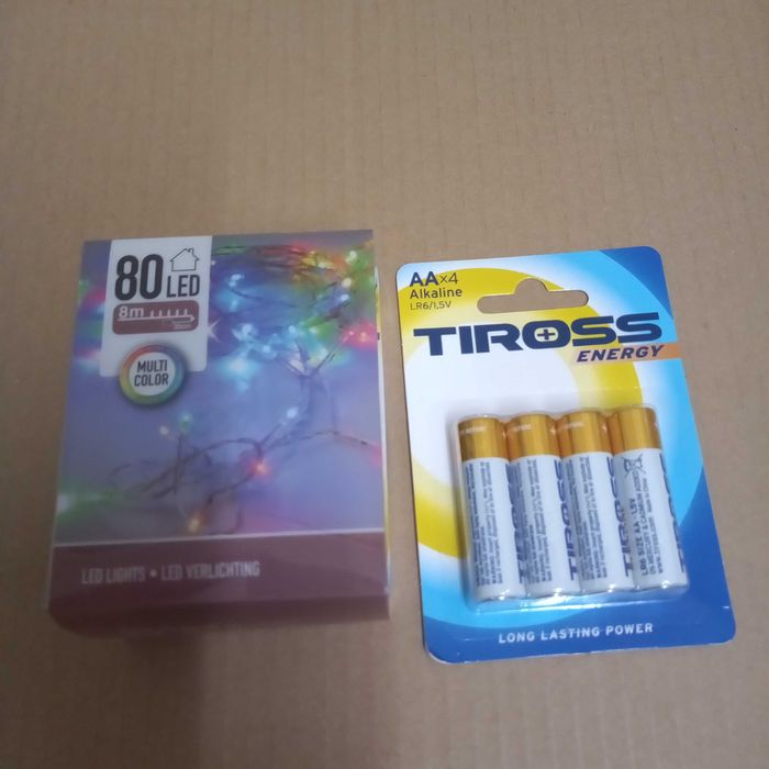 Lampki choinkowe multicolor 80 Led 8m na baterie + 4 baterie AA / LR-6