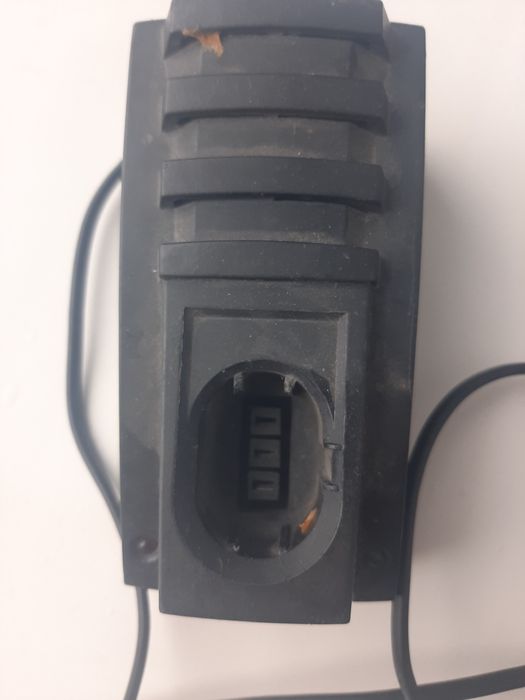 Зарядне з акб до шуруповерта