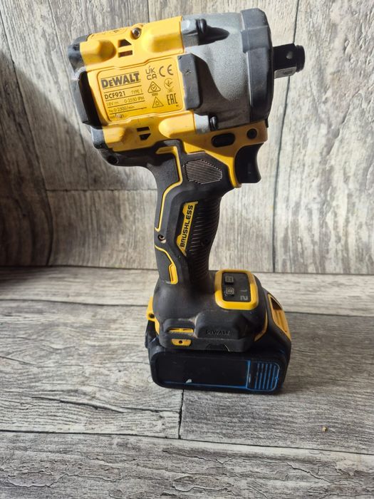 Dewalt DCF921 klucz udarowy z baterią 4ah