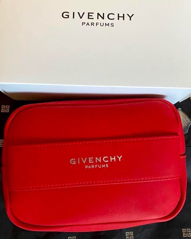 Косметичка клатч cумочка Шанель Givenchy Франция последняя срочно