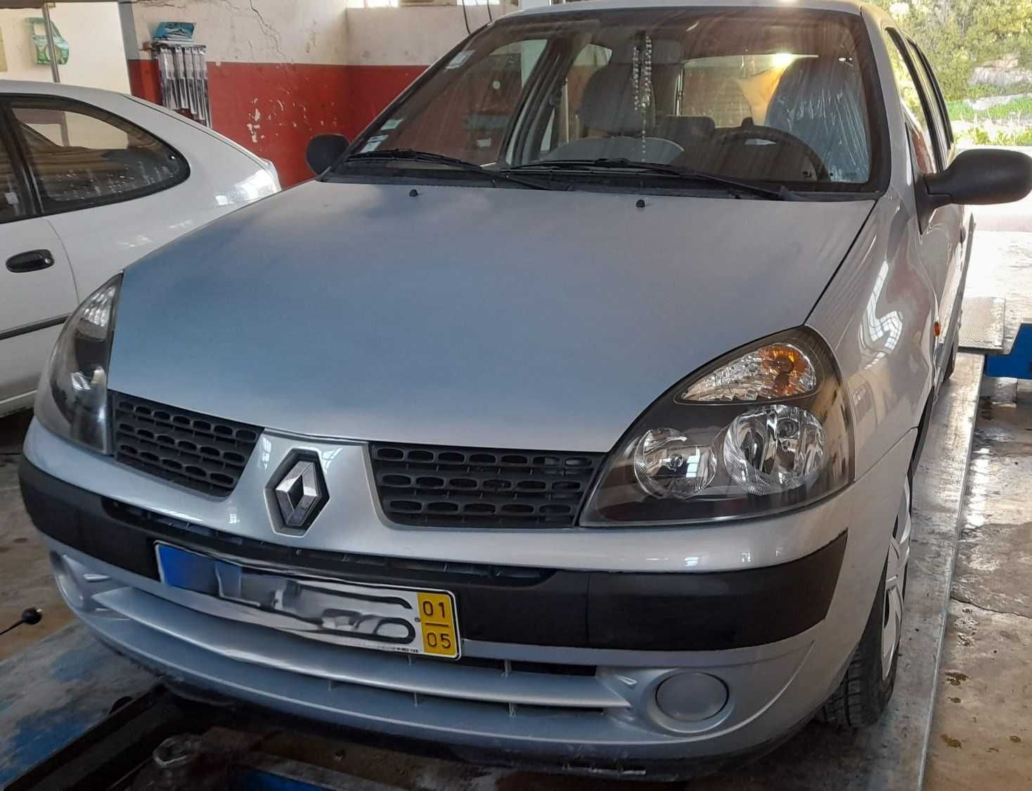 Clio II 01/2001 gasolina