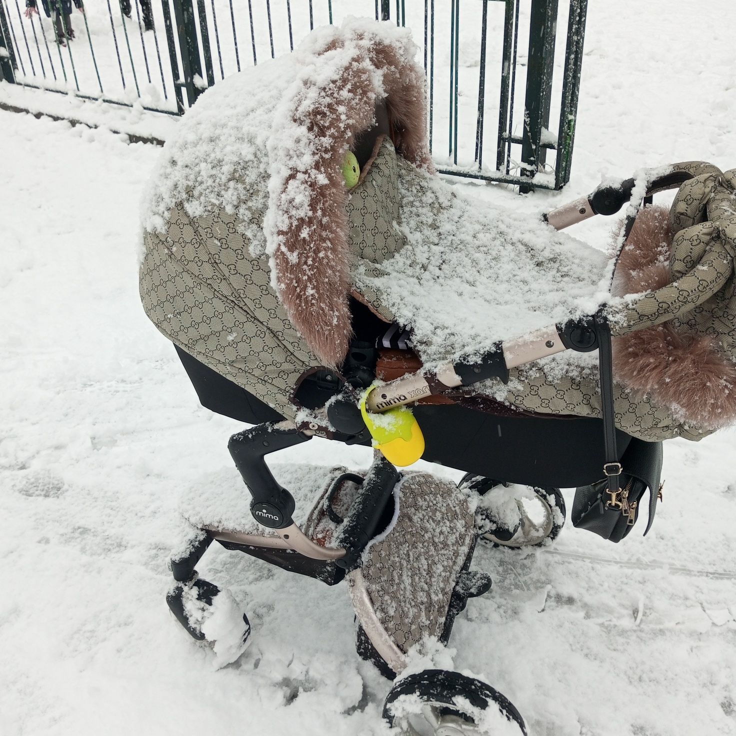 Коляска дитяча  2 в 1 Mima Xari + зимовий коплект