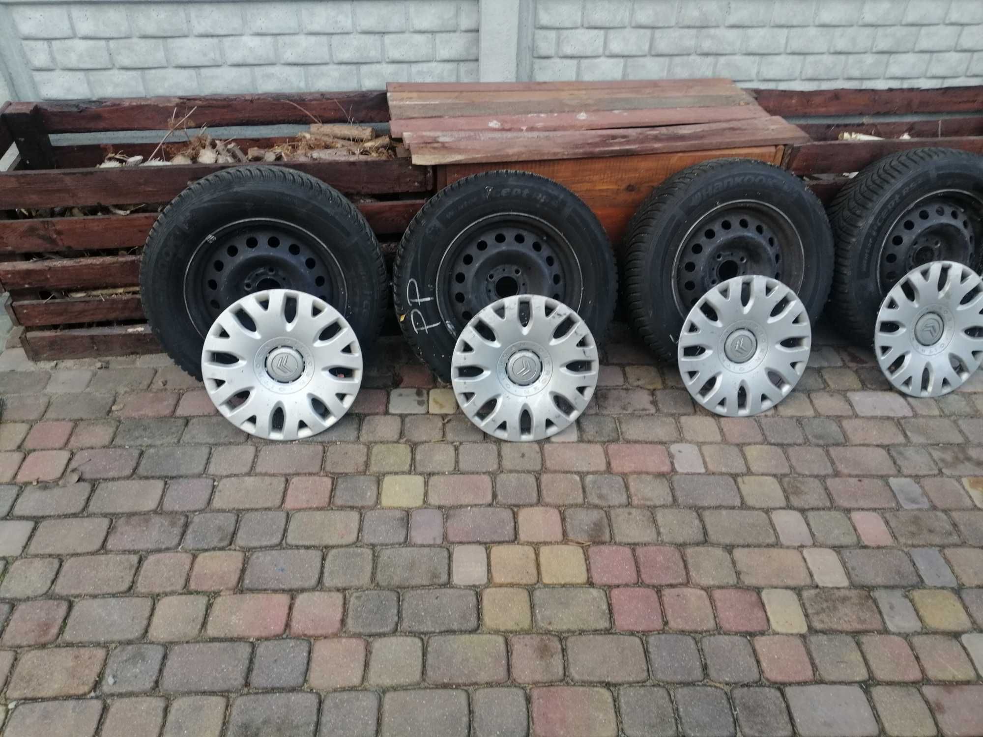 Felgi z oponami zimowymi 205/65R15 do citroen+oryginalne kołpaki