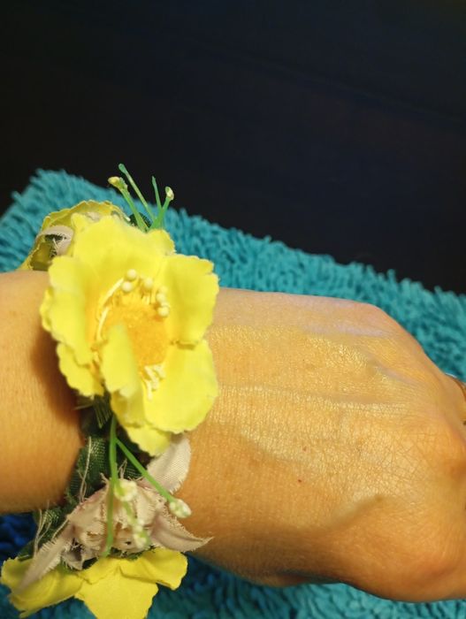 Pulseira com flores
