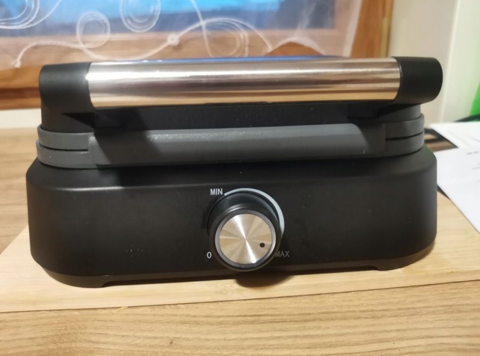 Nowa czarna marmurkowa gofrownica 2200W