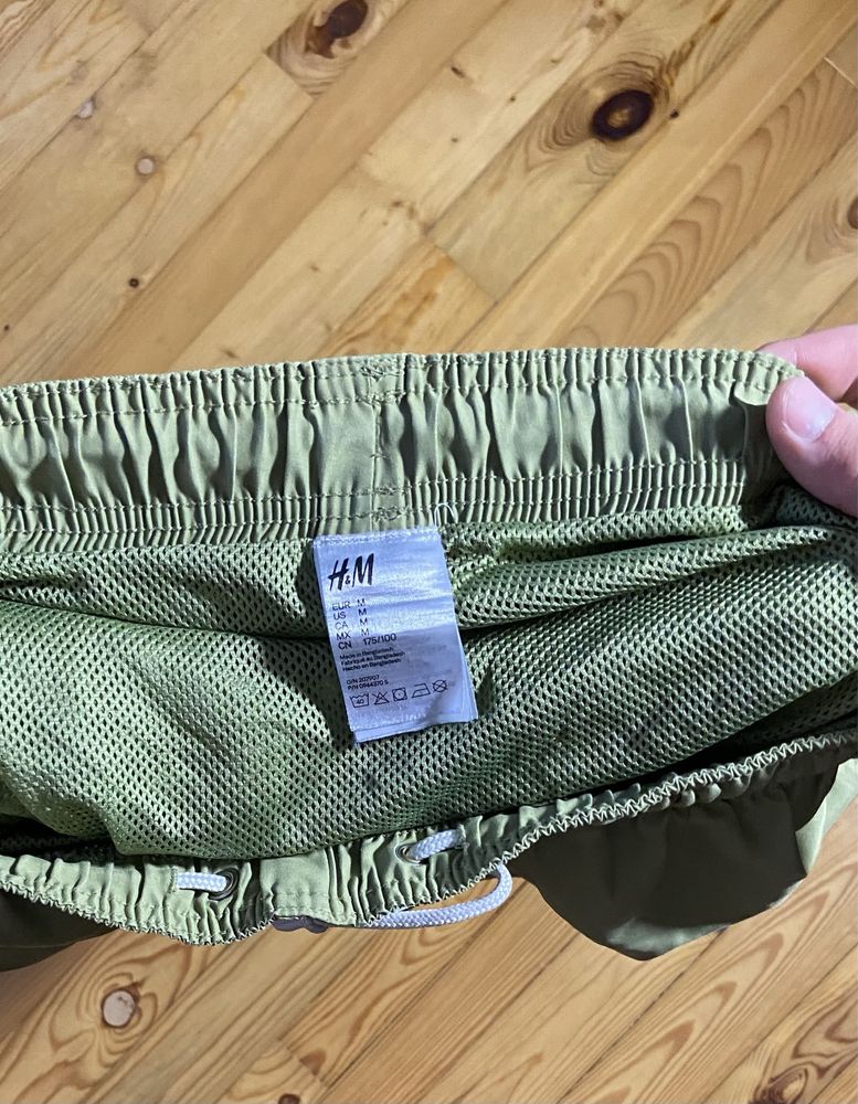 Оливкові шорти H&M для плавання
