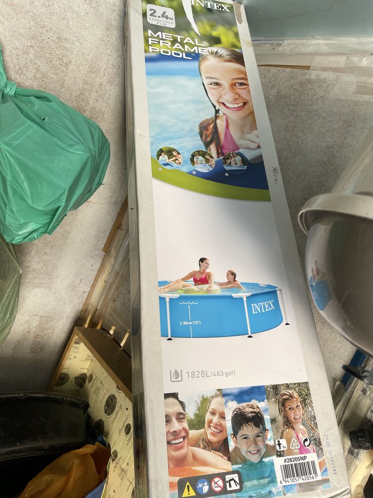 Vendo piscina como podem ver nas fotos