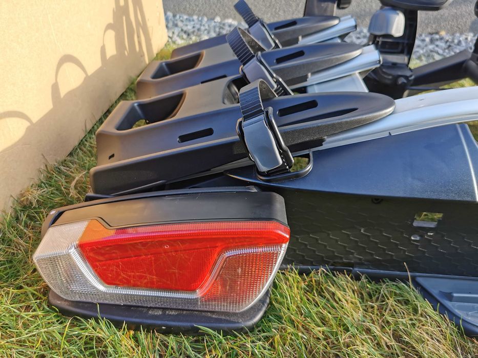 THULE Coach 276 bagażnik rowerowy na hak 3 rowery LED VeloCompact 926