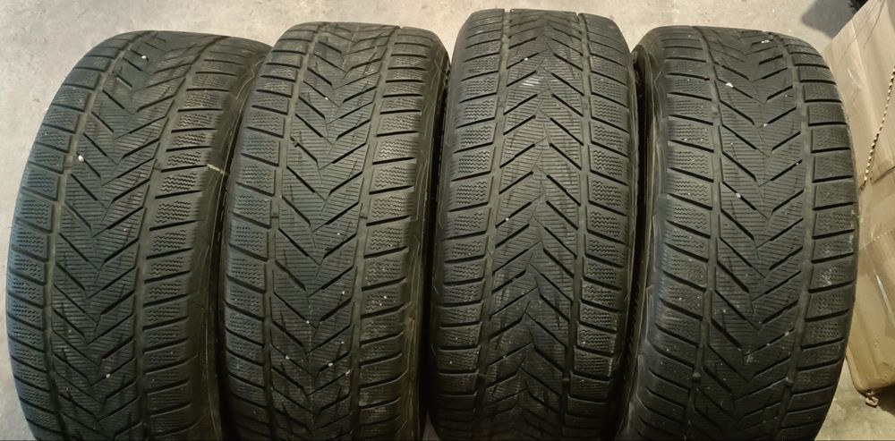 Шини зимові 255/55 R18 VREDESTEIN 2018р