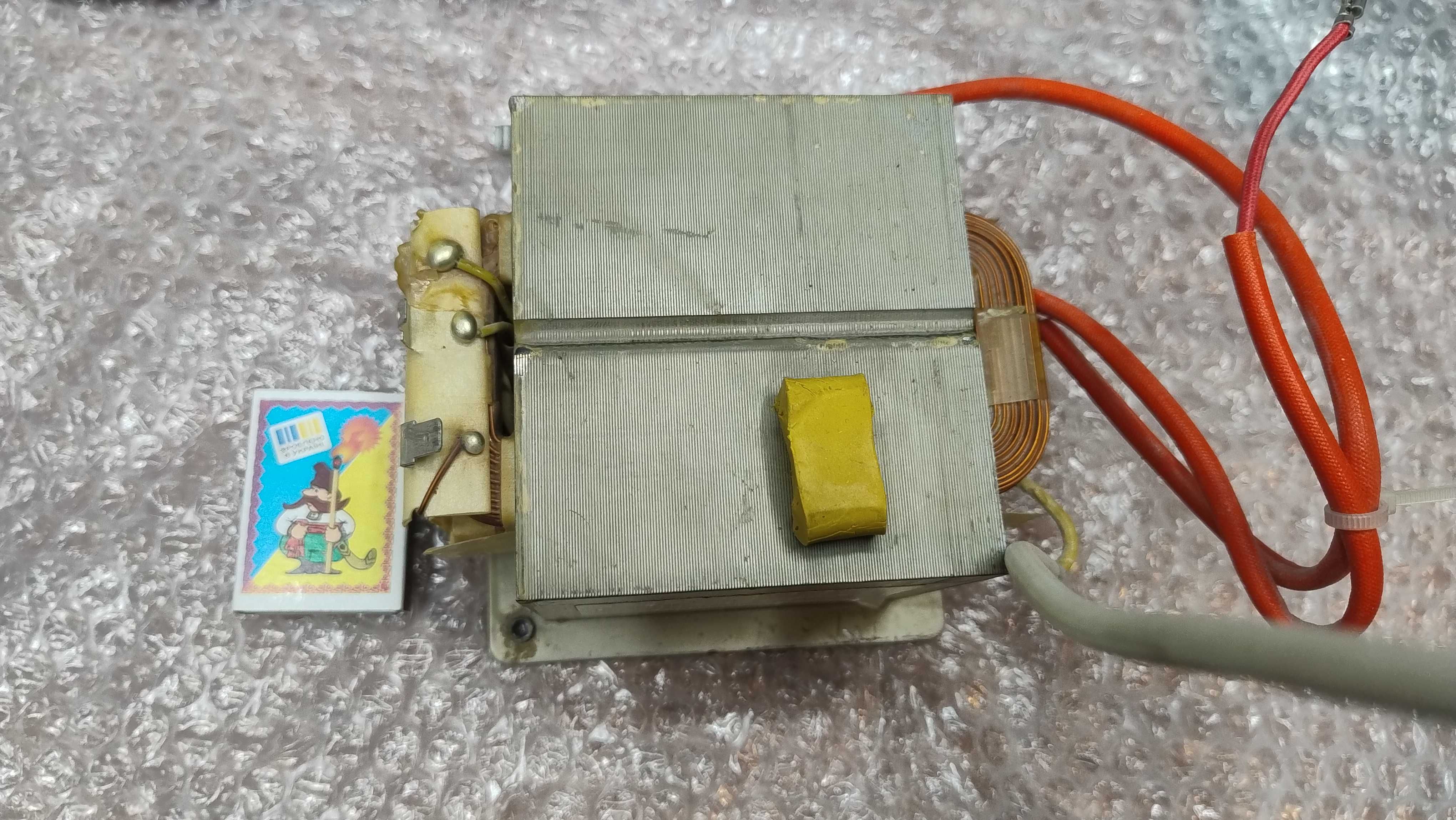 Високовольтний трансформатор від мікровки на 1000w