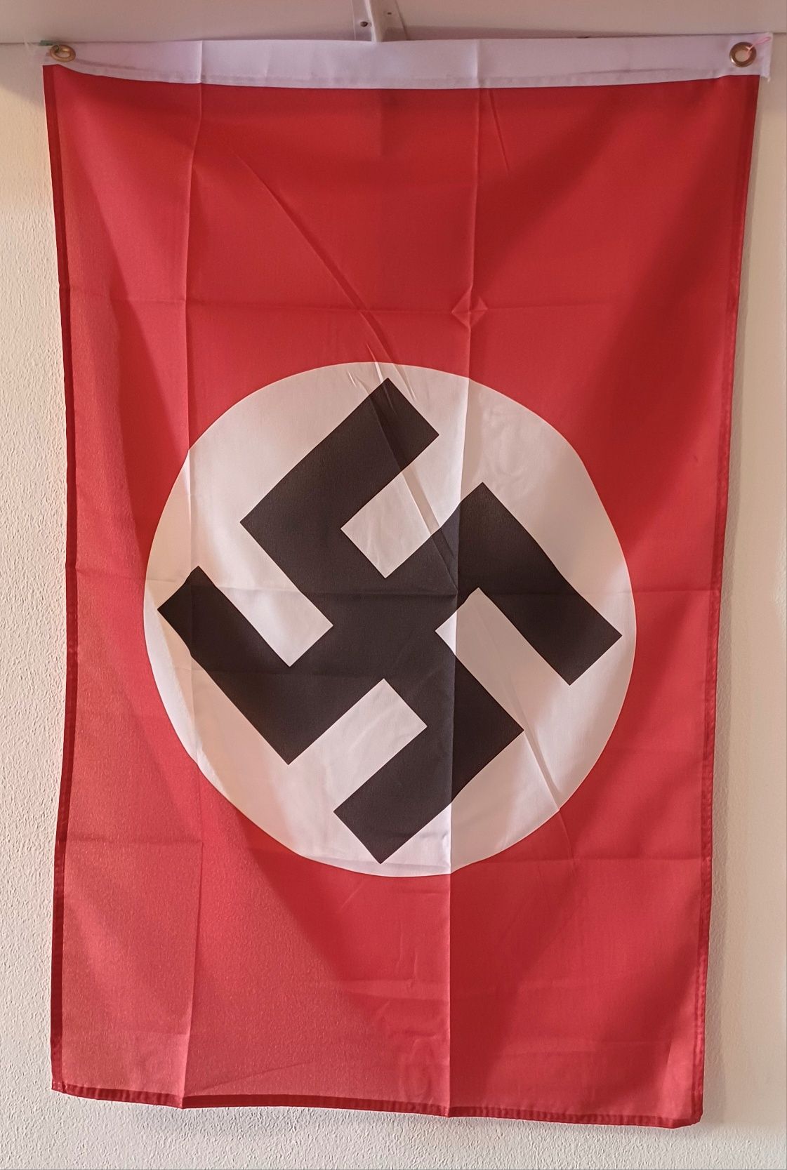 PROMOÇÃO--Bandeira NSDAP pequena, medidas 90 × 60 cm Alemanha nazi-suá