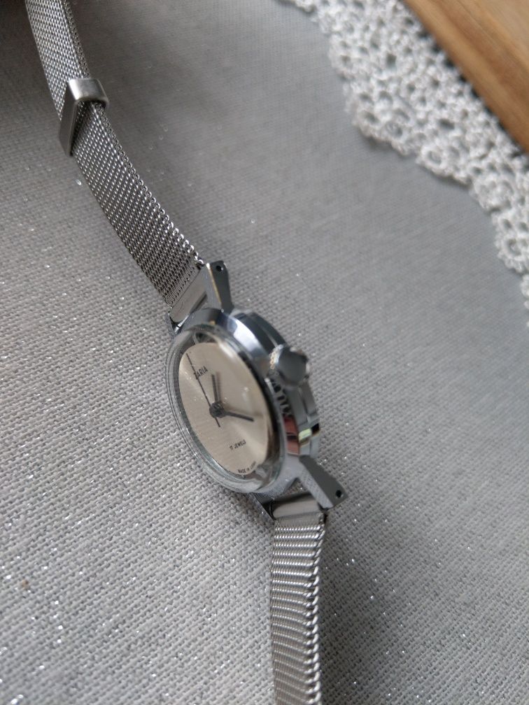 Piękny stary zegarek mechaniczny Zaria