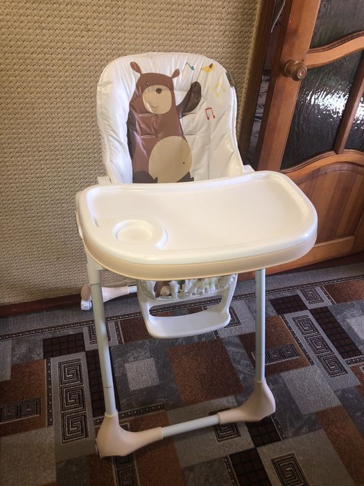 Дитячий столик для годування