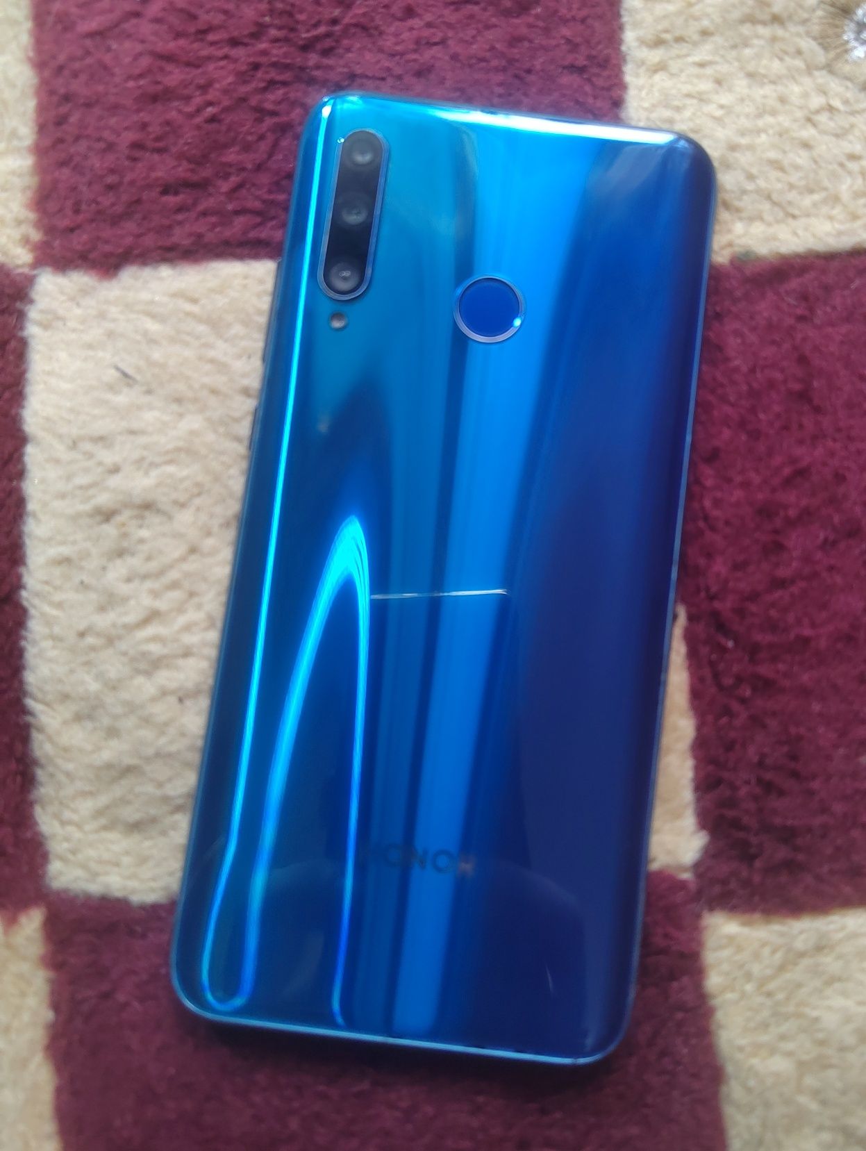 Honor 20 lite 4/128 ( Global). NFC