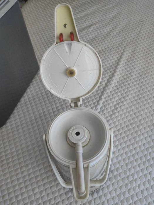 termos turystyczny z pompką z PRL sprawny