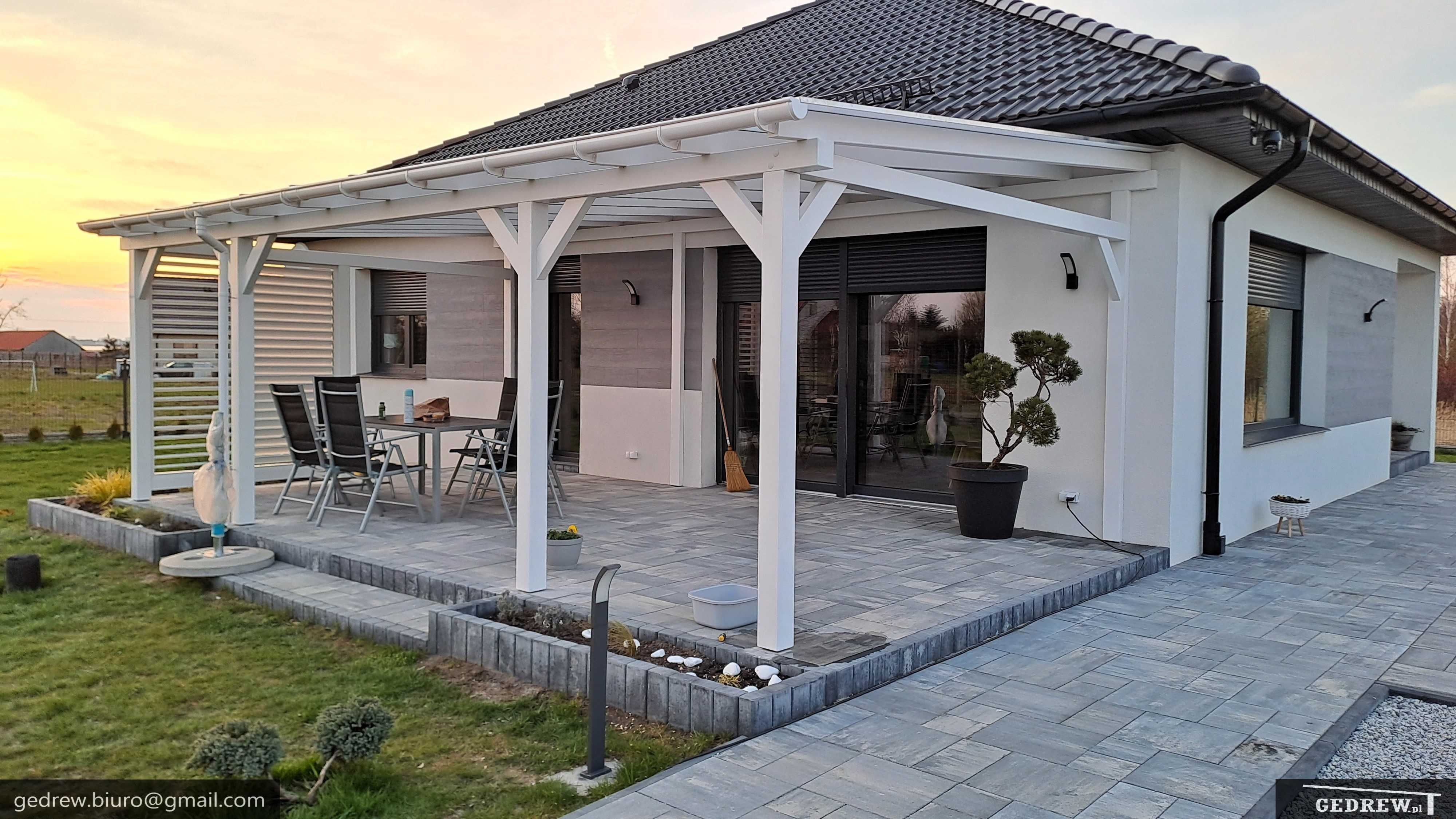 zadaszenie tarasu pergola drewniana altana taras patio zabudowa tarasu