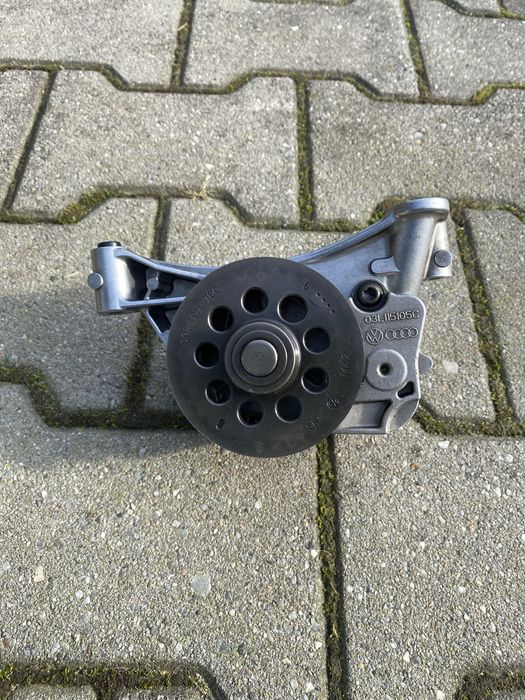 Pompa oleju VW 1,6 TDI nr oryg. 03L115105C