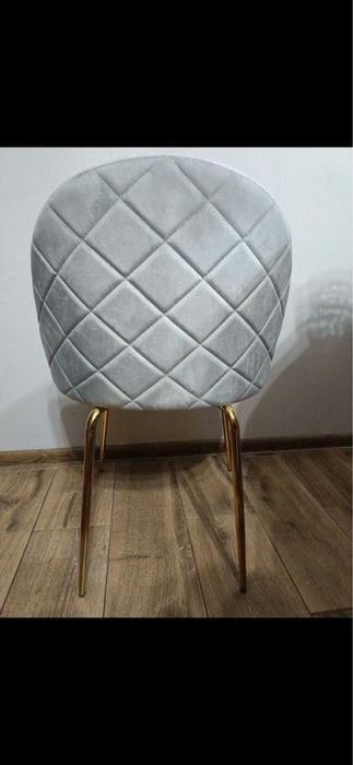 Krzesła welurowe