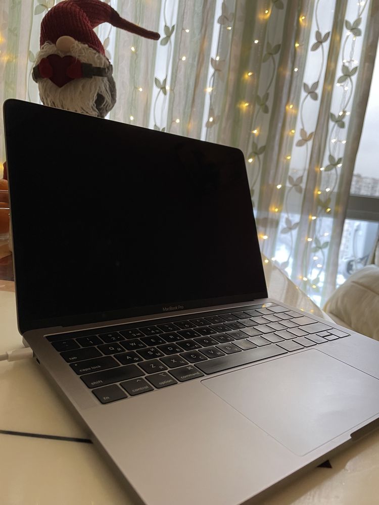 MacBook Pro 13" Space Gray (MUHN2) 2019 | 2 порта Thunderbolt 3 |