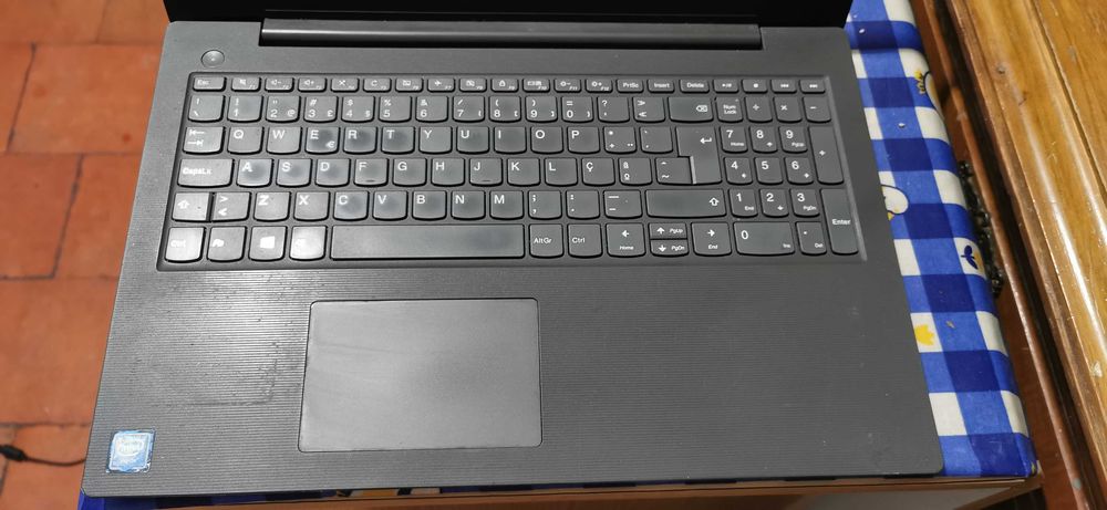 Lenovo V130-15IGM