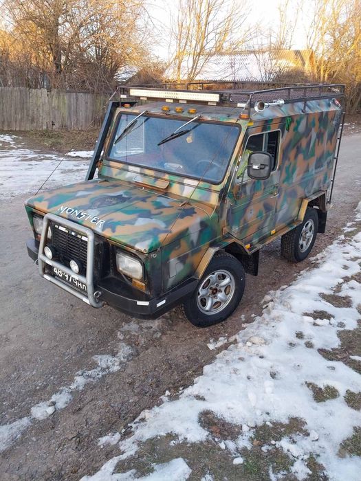 Автомобіль на повному ходу