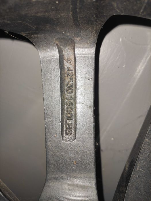 Продам диск, запаску R17