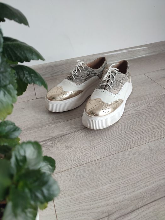 Біле Шкіряне весняне взуття 41 розмір,  Весняні мокасини на платформі