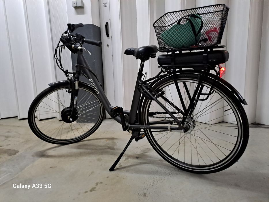 Bicicleta elétrica citadina usada, como nova. Boa autonomia.