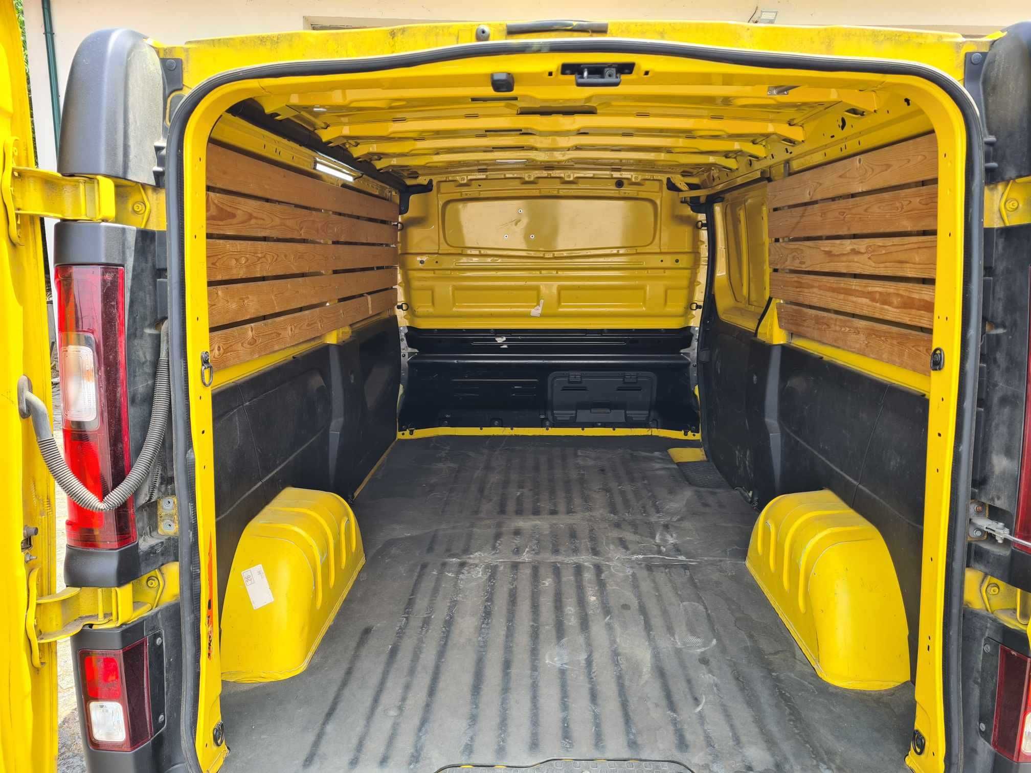 Renault Trafic 1.6Dci Longa 2018 Poucos KM
